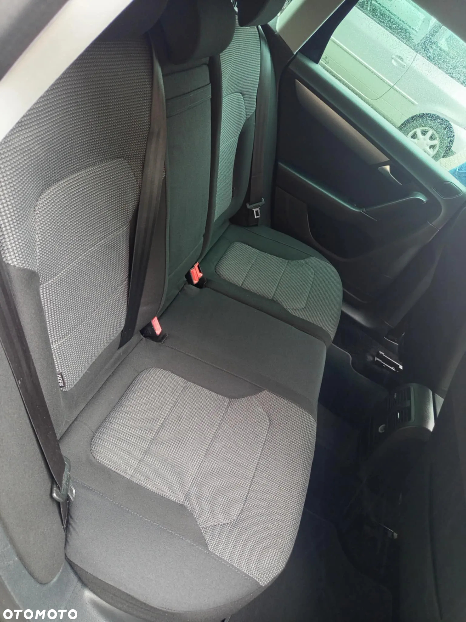 Volkswagen Passat 2.0 TDI Comfortline - 37
