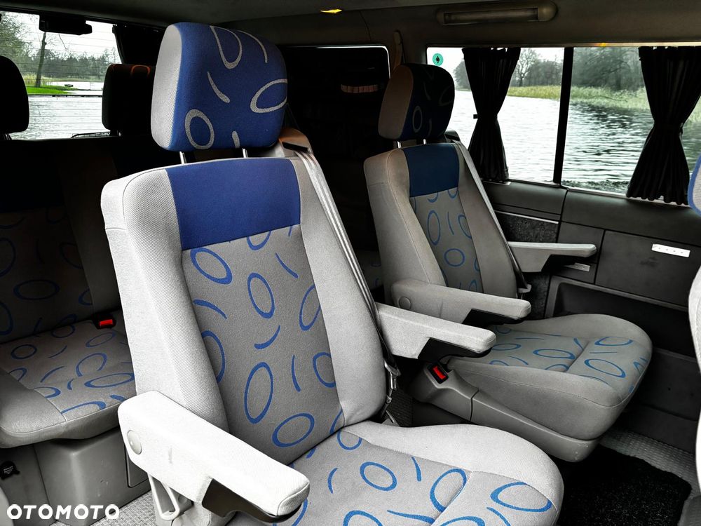 Volkswagen Multivan - 17