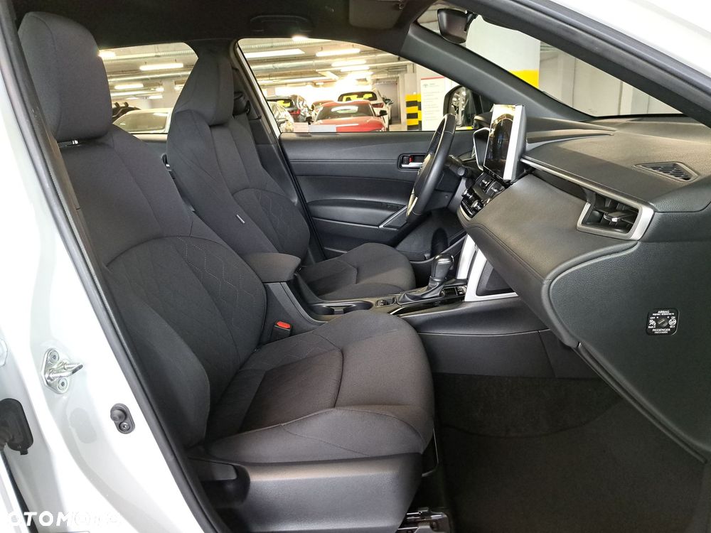 Toyota Corolla Cross - 16
