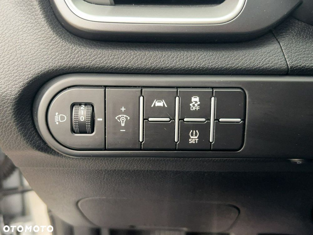 Kia Ceed - 16