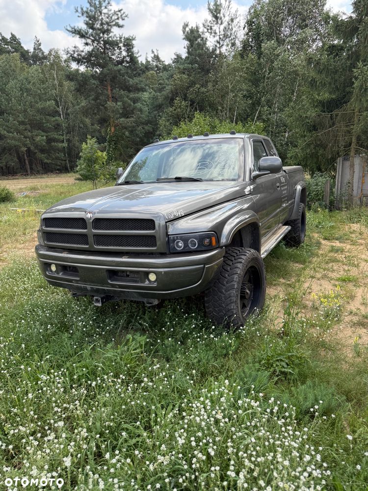 Dodge RAM - 12