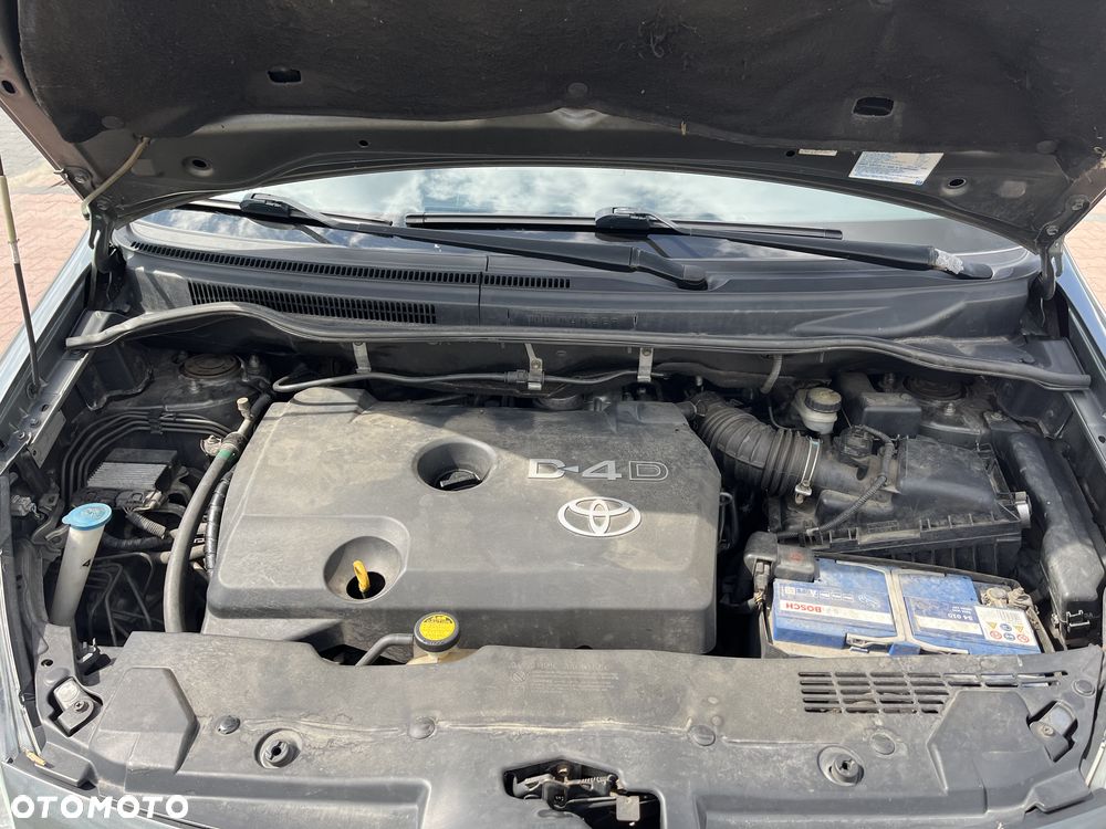 Toyota Corolla Verso 2.2 D-4D Prestige 7os - 22
