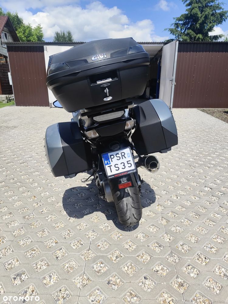 Kawasaki GTR - 4