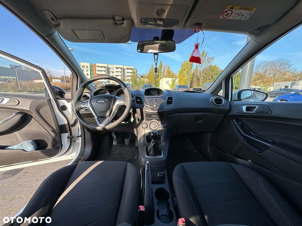 Ford Fiesta 1.4 Ghia - 13