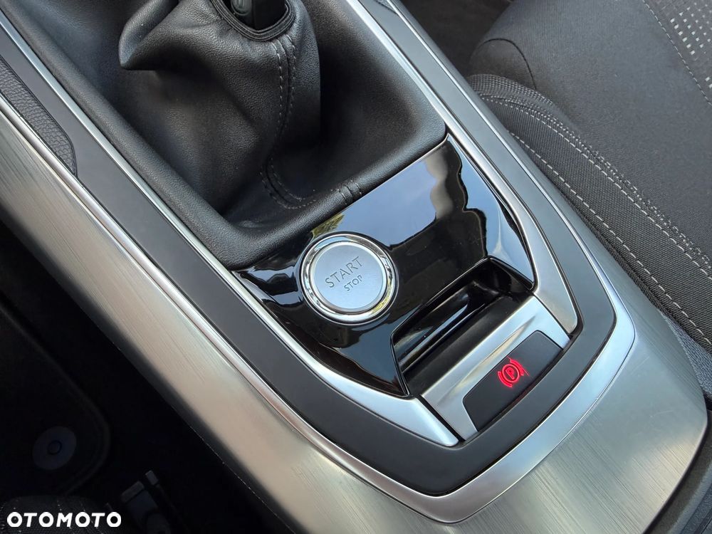 Peugeot 308 1.2 PureTech Allure S&S - 25