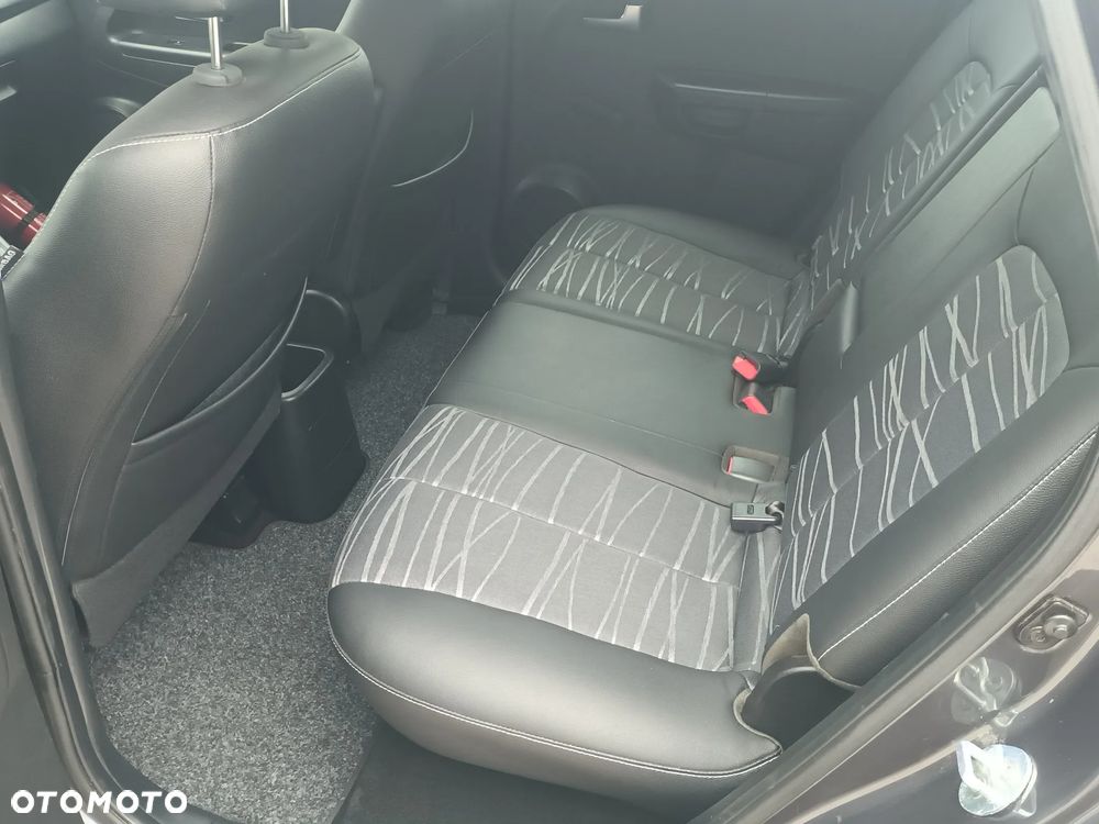 Kia Venga 1.4 CVVT Attract - 27