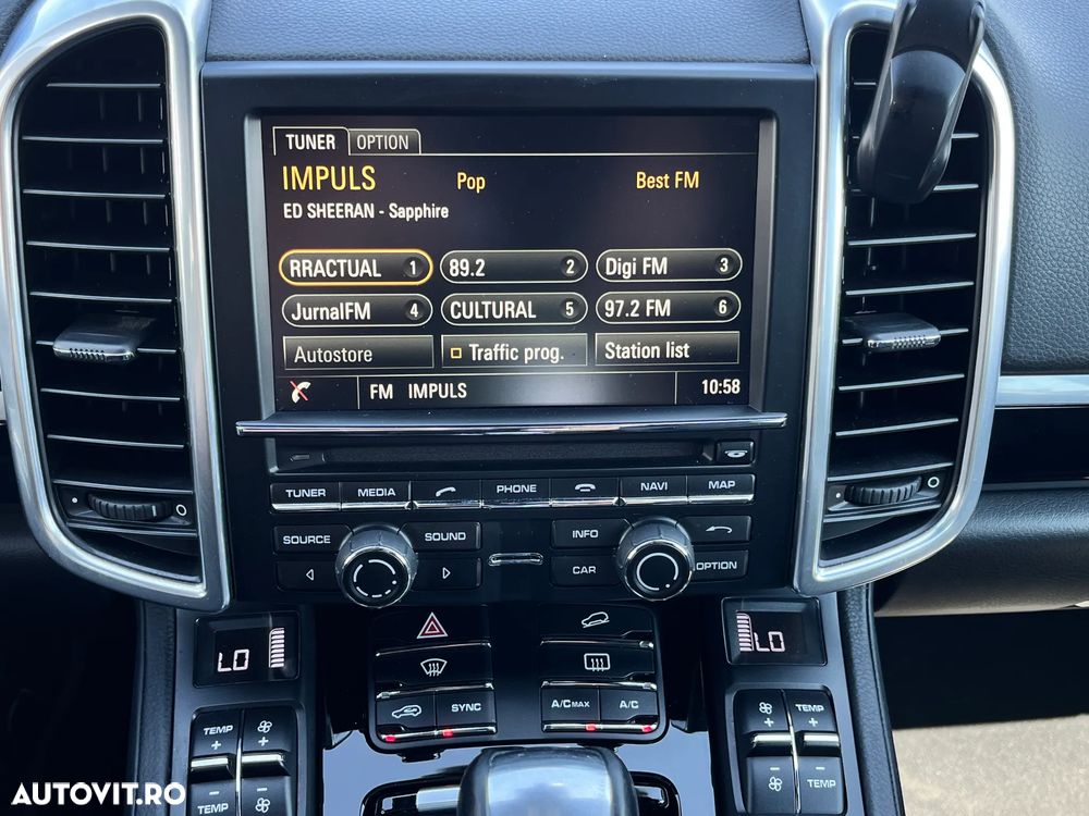 Porsche Cayenne - 22