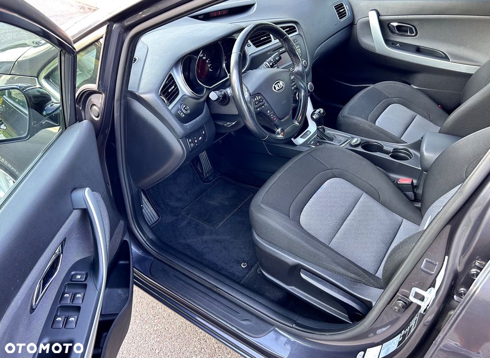 Kia Ceed 1.6 CRDi 128 Spirit - 11