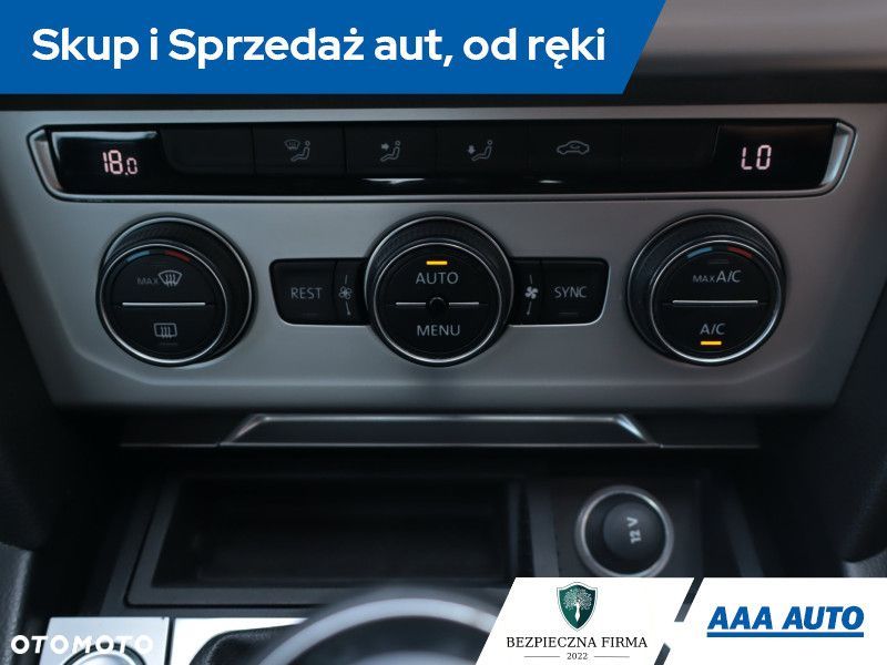 Volkswagen Passat - 15
