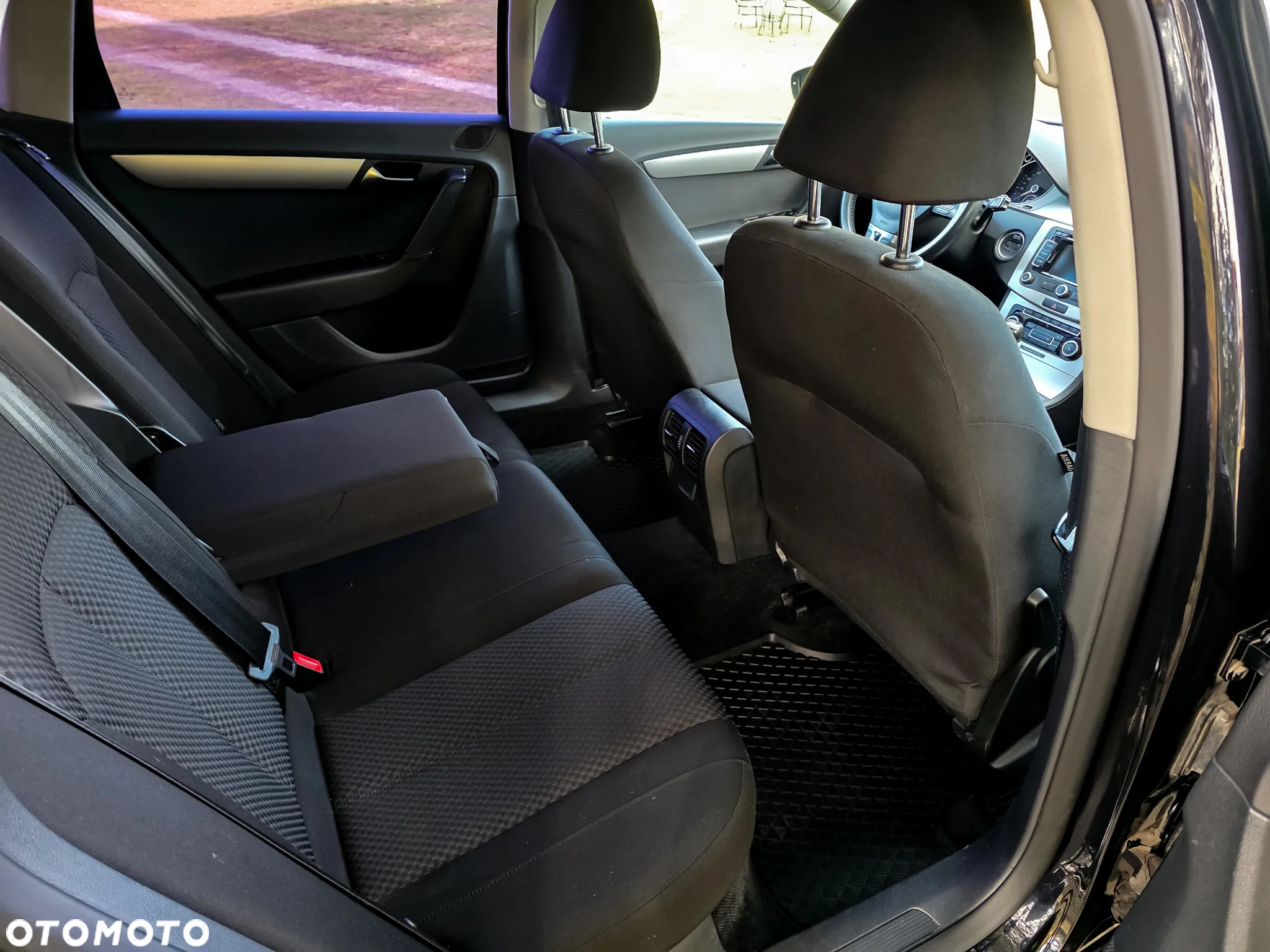 Volkswagen Passat 1.6 TDI Comfortline - 9