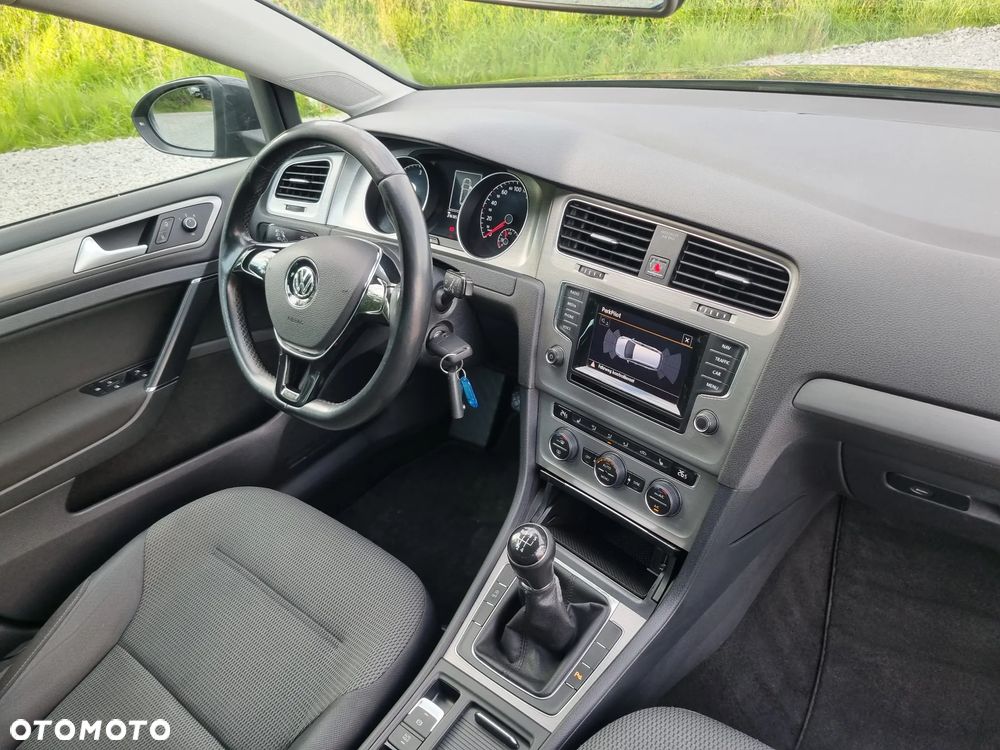Volkswagen Golf 1.6 TDI BlueMotion Technology Comfortline - 26