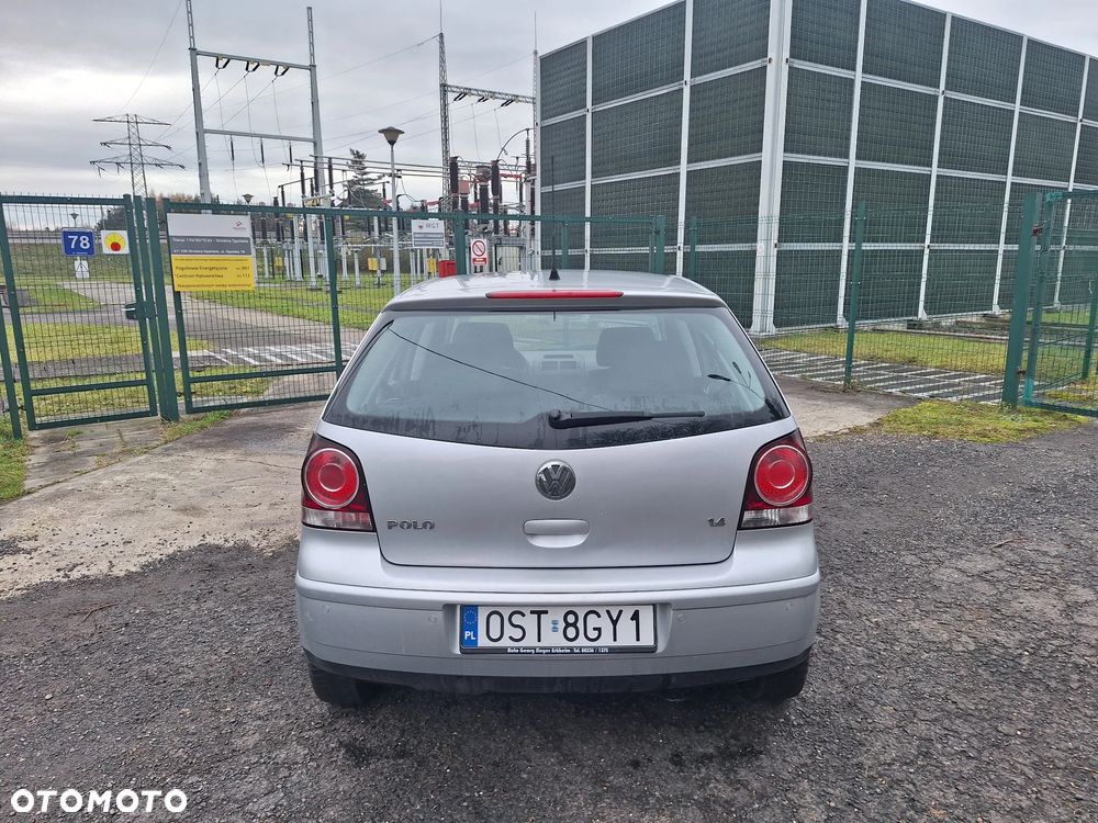 Volkswagen Polo 1.4 16V Trendline - 8