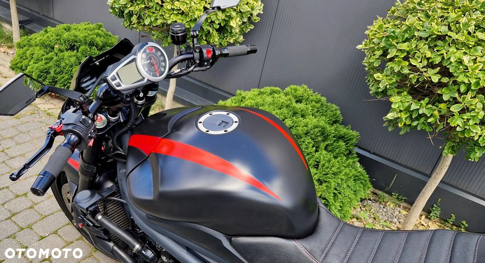 Triumph Speed Triple - 37