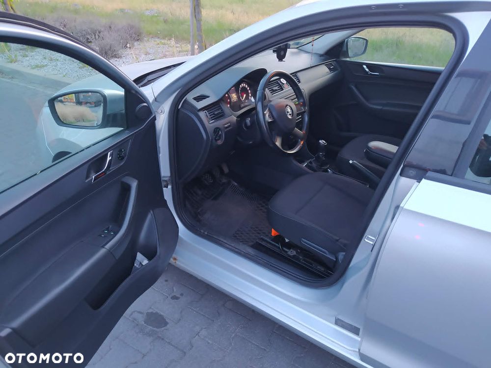 Skoda RAPID 1.2 TSI Ambition - 6