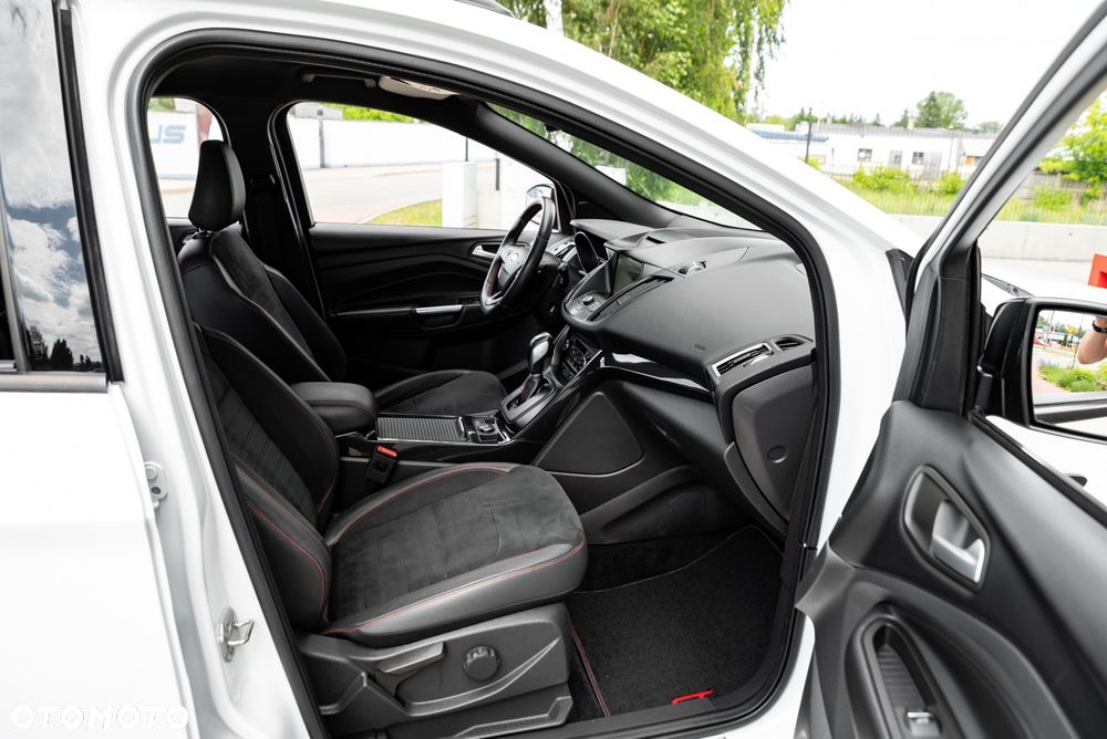 Ford Kuga 2.0 TDCi 4x4 ST-Line - 24