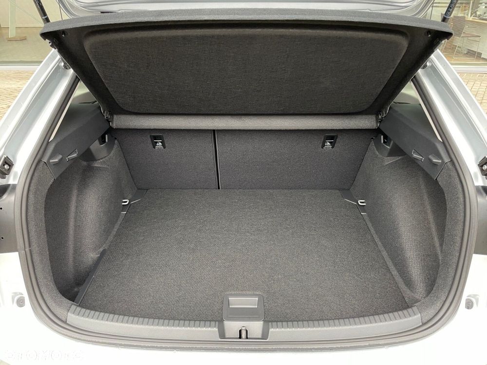 Volkswagen Taigo - 27