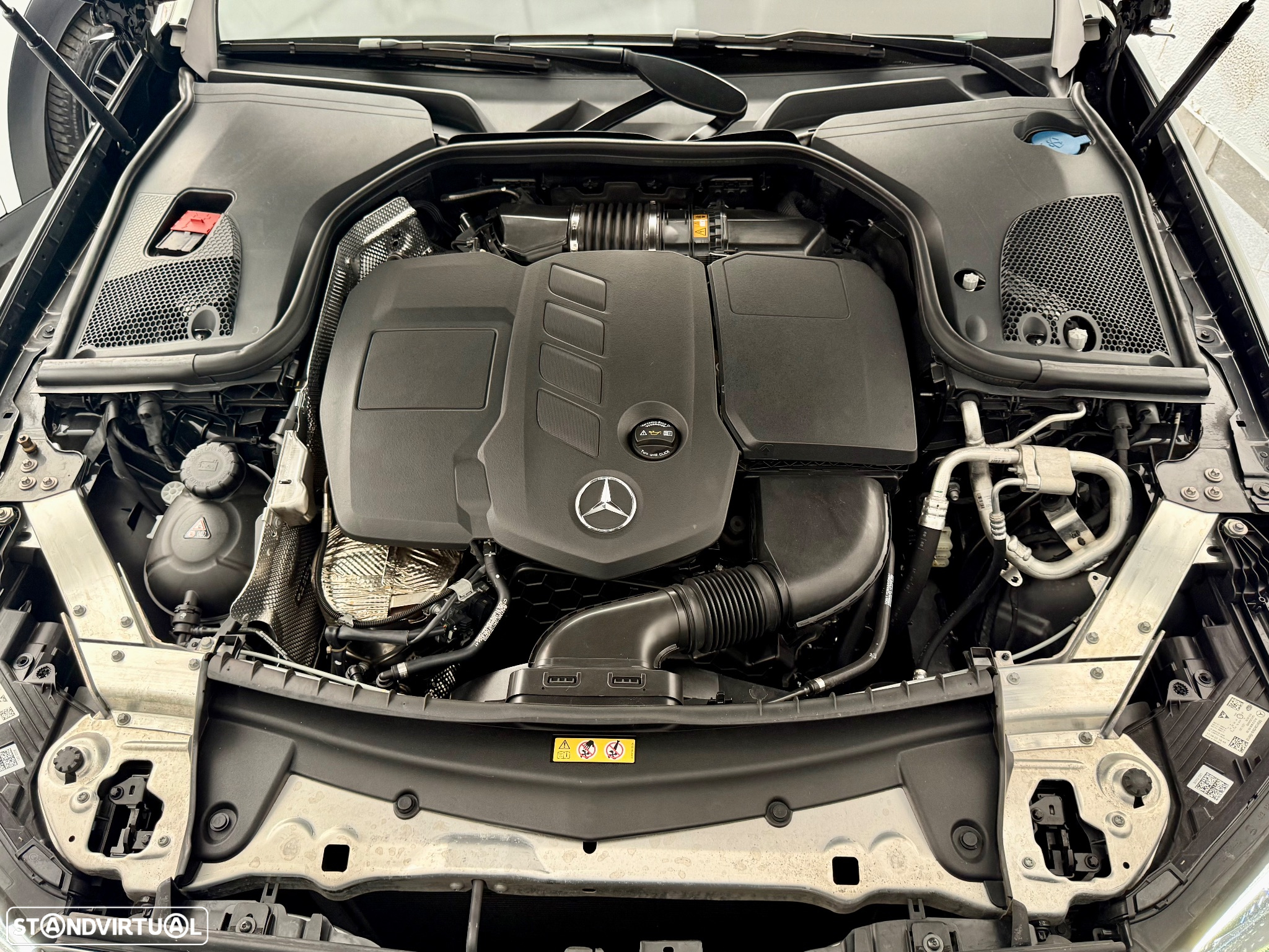 Mercedes-Benz E 220 d Avantgarde - 16