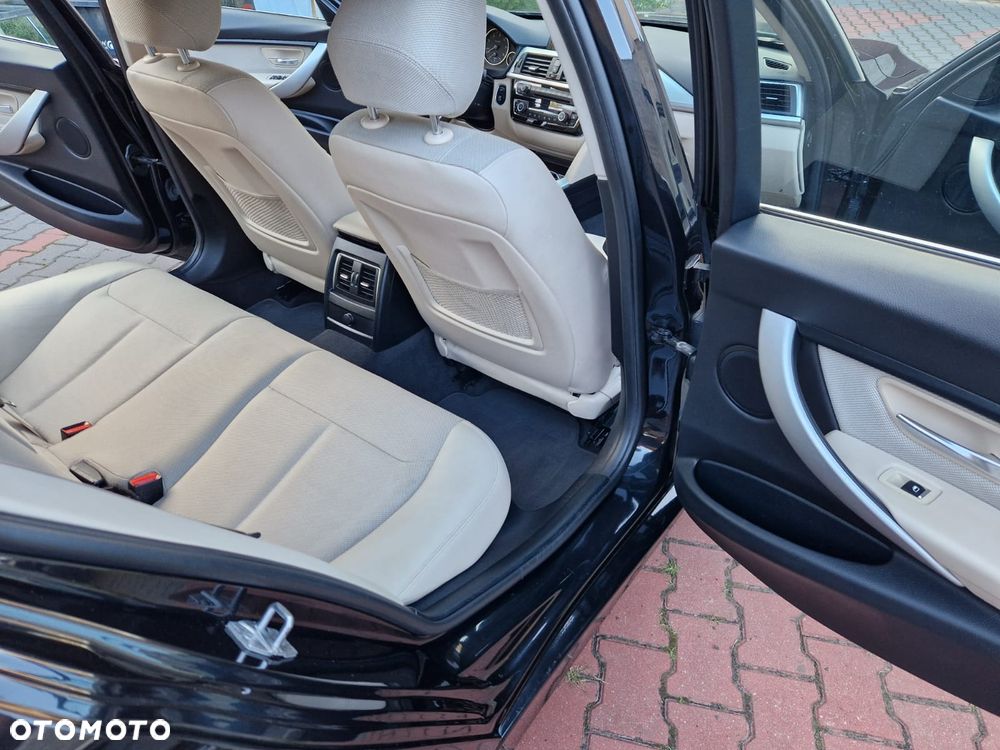 BMW Seria 3 320d Luxury Line - 26