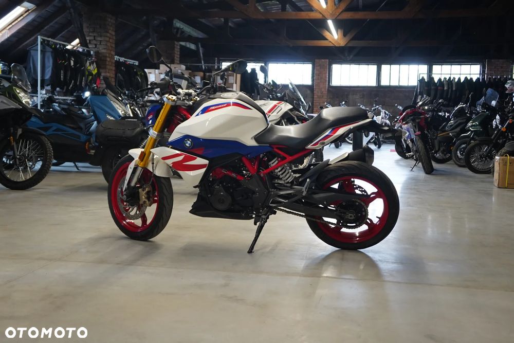 BMW G - 8