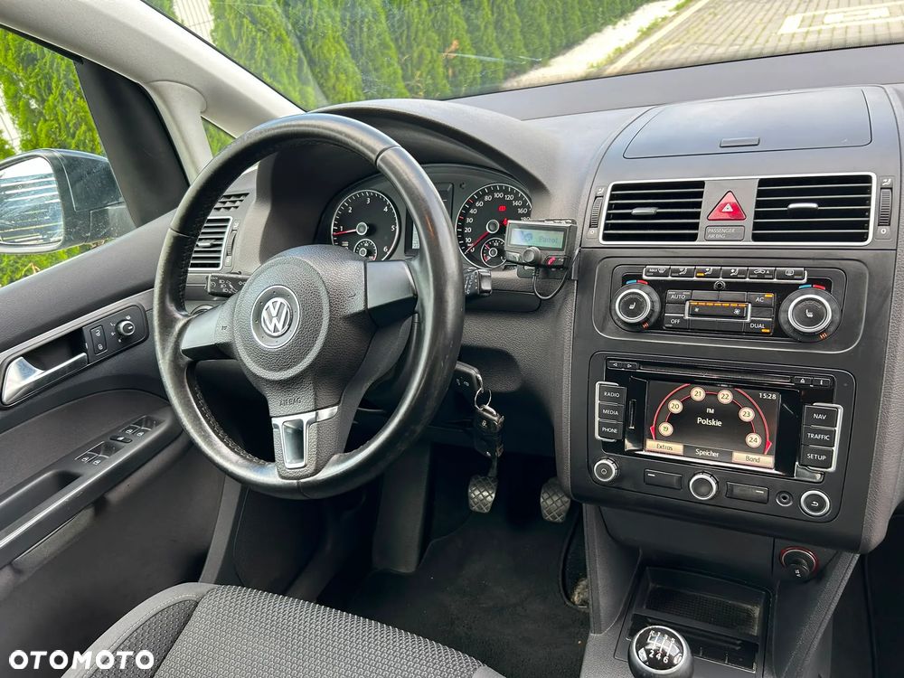 Volkswagen Touran 1.6 TDI DPF BlueMot Comfortline - 6