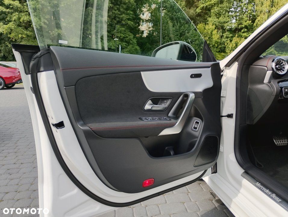 Mercedes-Benz CLA - 8
