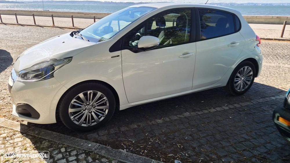 Peugeot 208 1.5 BlueHDi Signature - 3
