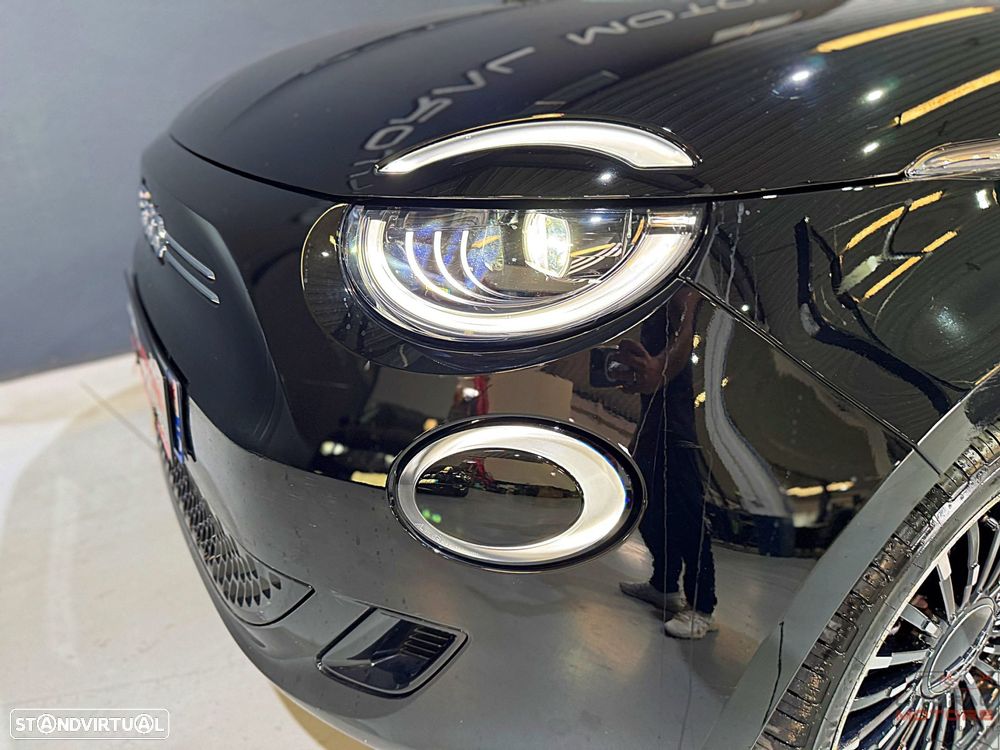 Fiat 500e 3 + 1 42 kWh - 6
