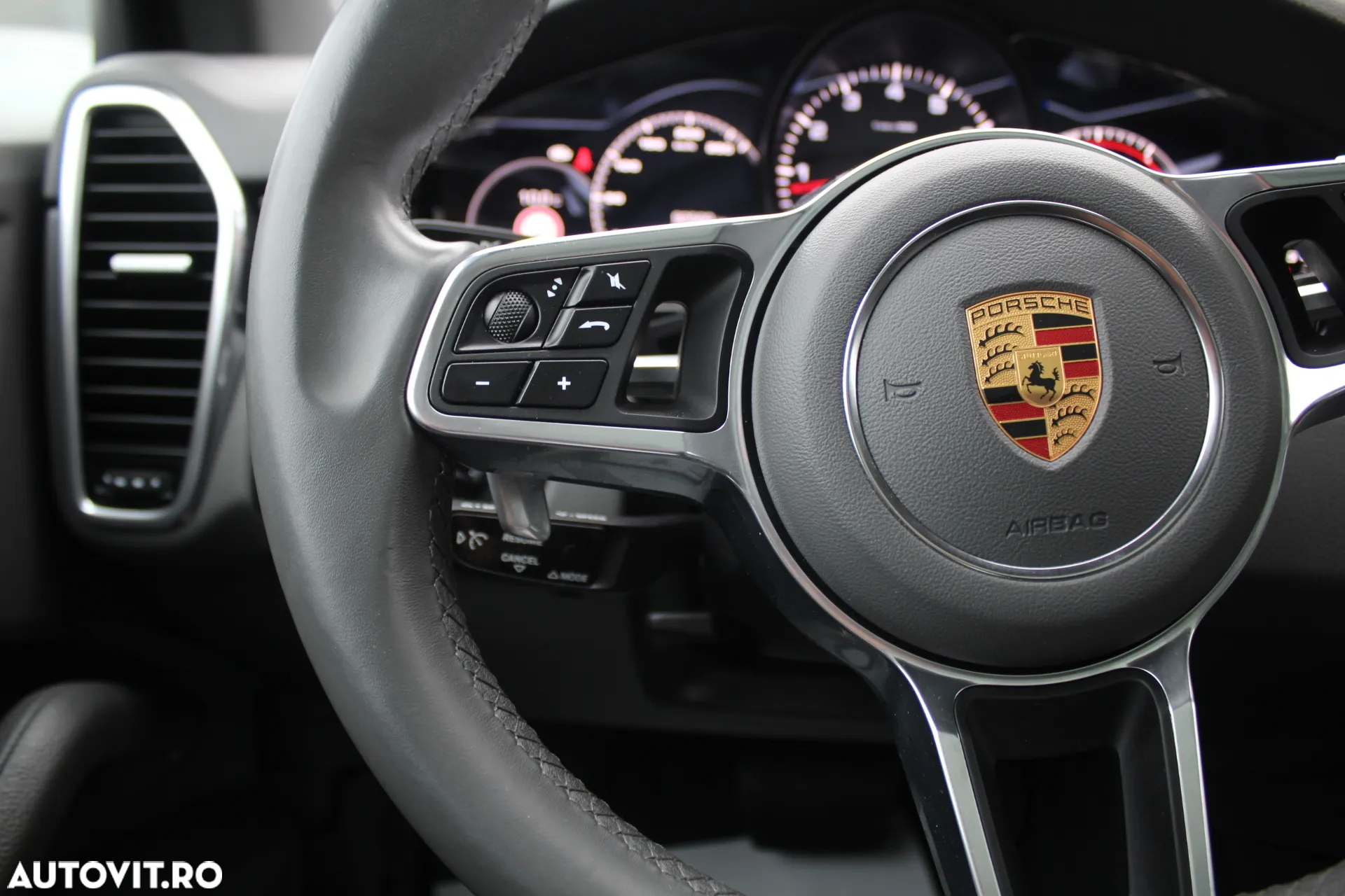 Porsche Cayenne - 6