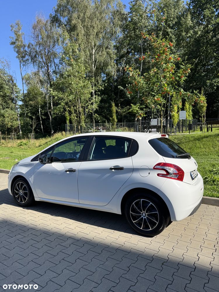 Peugeot 208 - 3