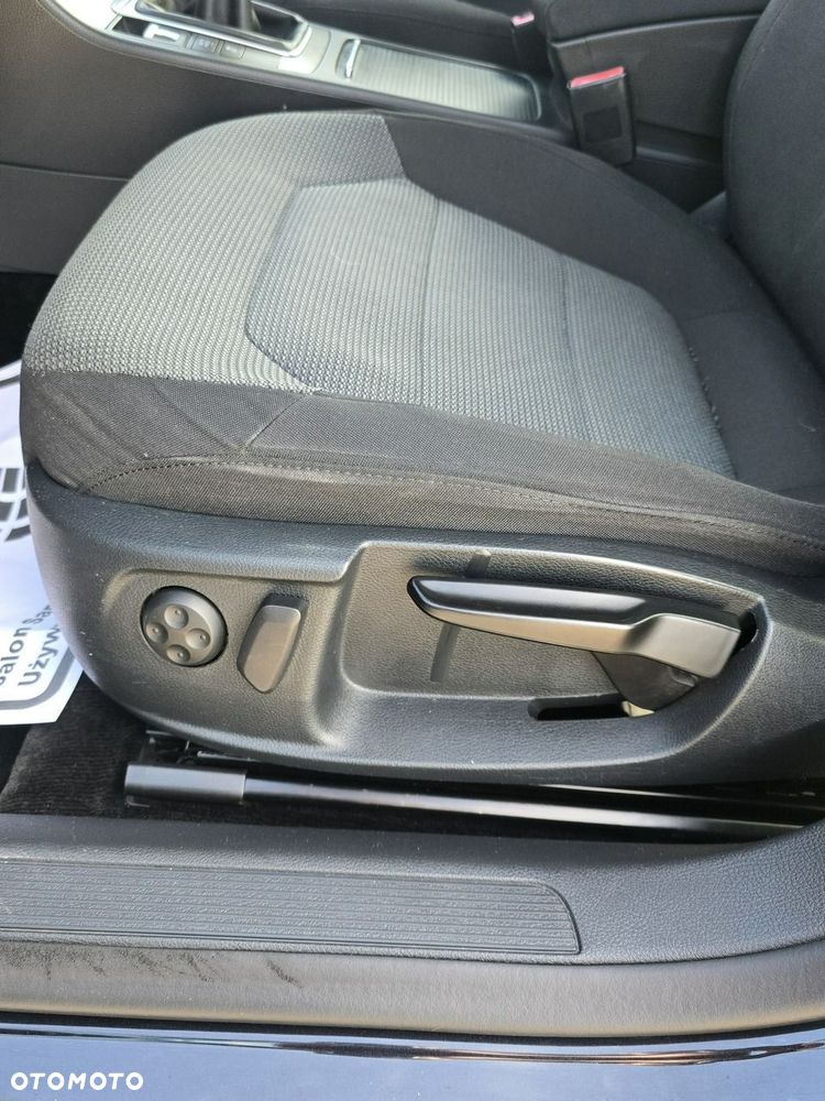 Volkswagen Passat - 17