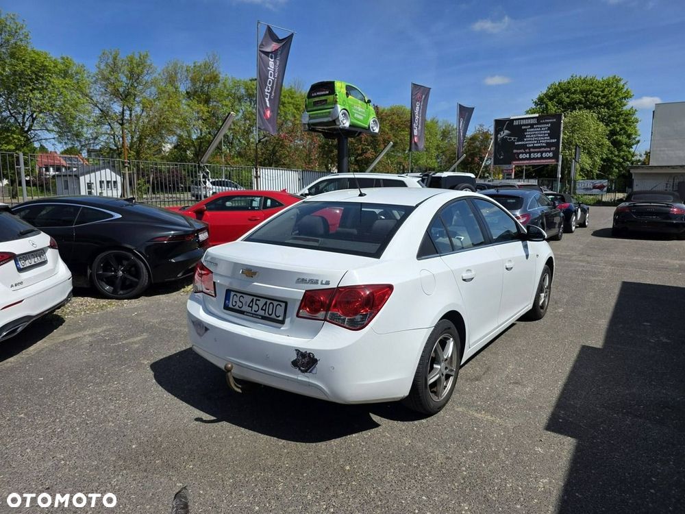 Chevrolet Cruze 1.8 LS - 5