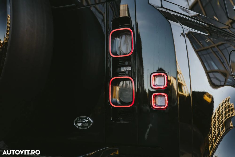 Land Rover Defender 110 3.0 P400 MHEV X - 17