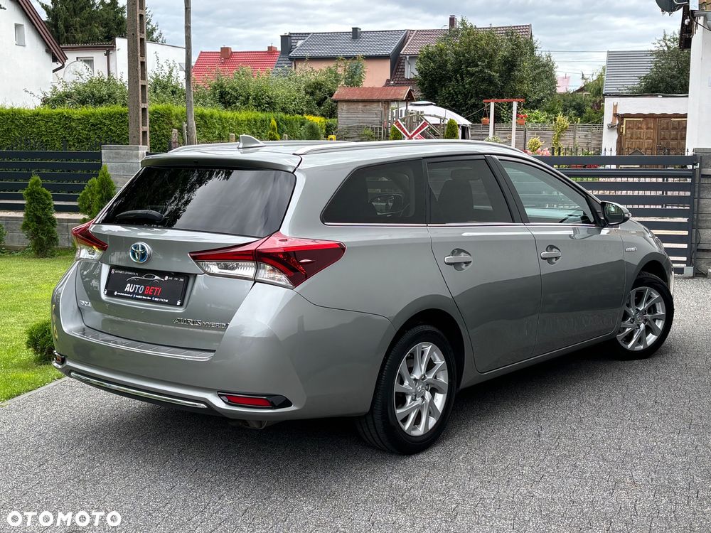 Toyota Auris 1.8 HSD Prestige NAVI - 17
