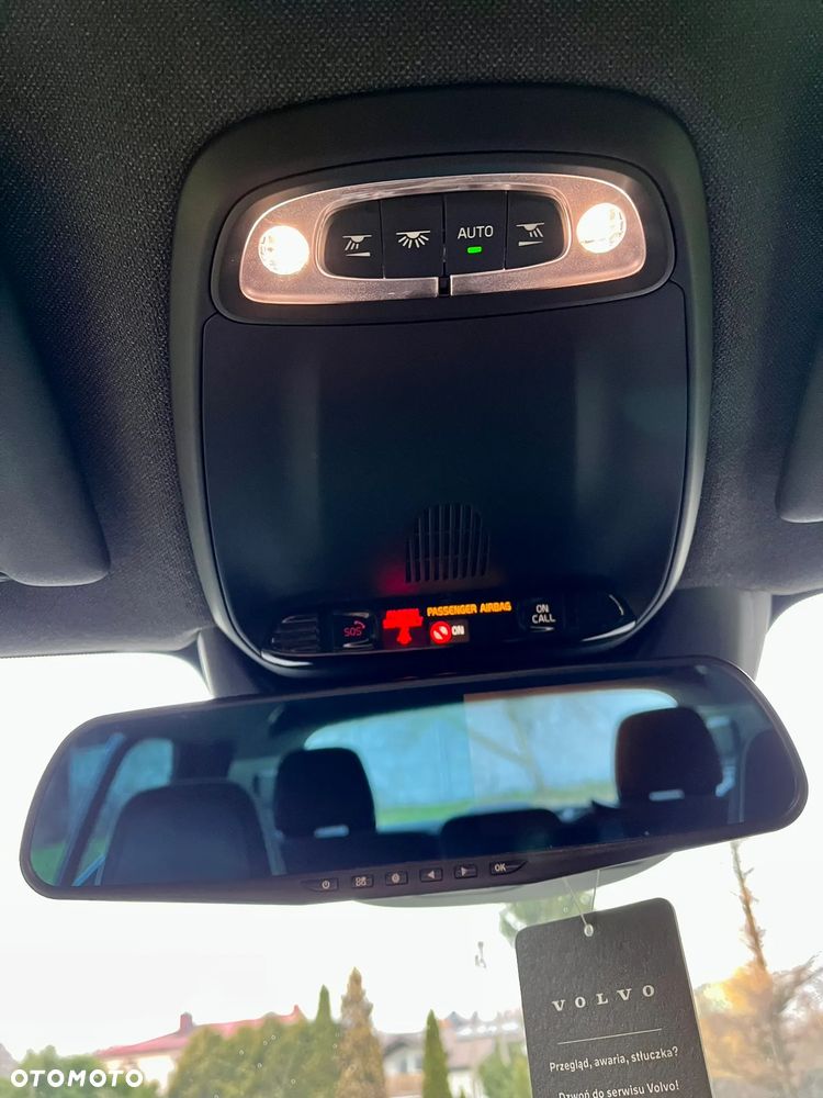 Volvo XC 40 T5 Plug-In Hybrid R-Design - 24