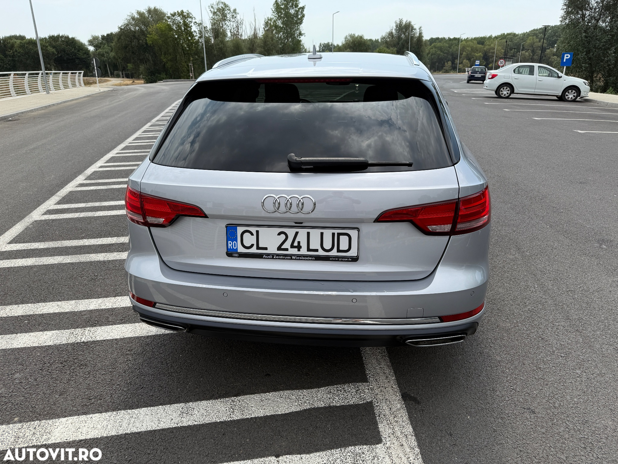 Audi A4 Avant 2.0 TDI S tronic Design - 4