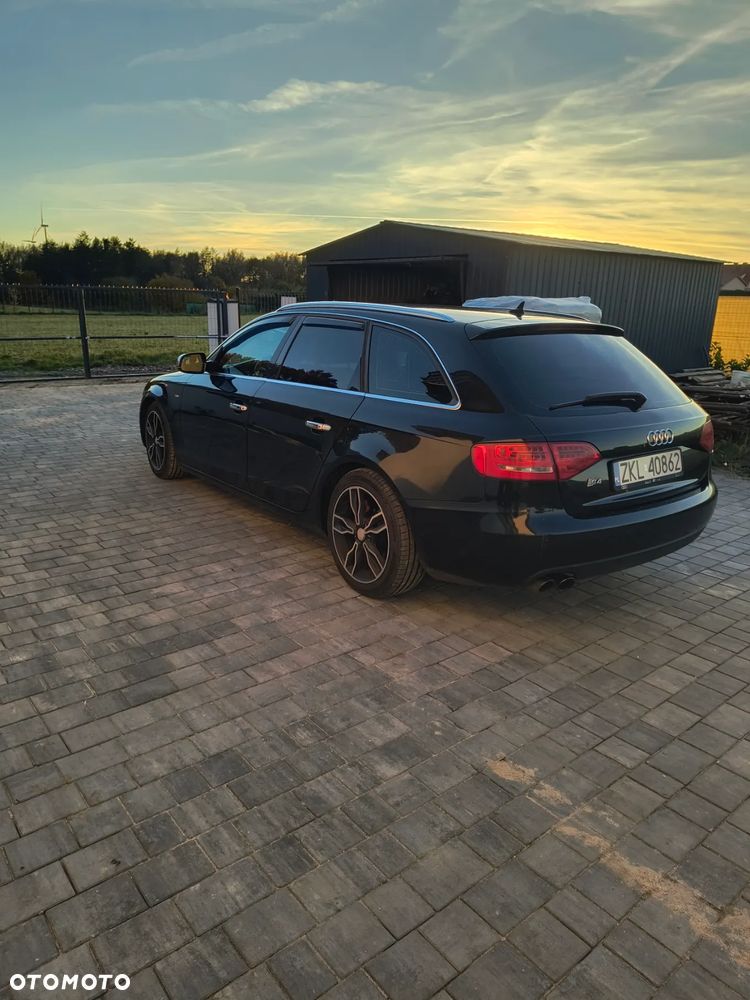 Audi A4 Avant 2.0 TDI - 8