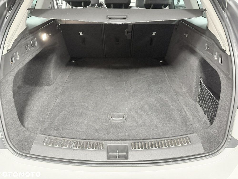 Opel Insignia - 38