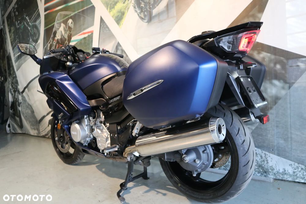 Yamaha FJR - 8