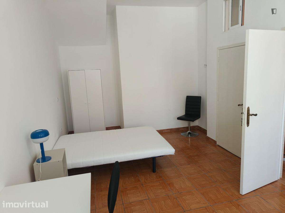 Quarto - localizado em Cedofeita Porto - Grande imagem: 3/13