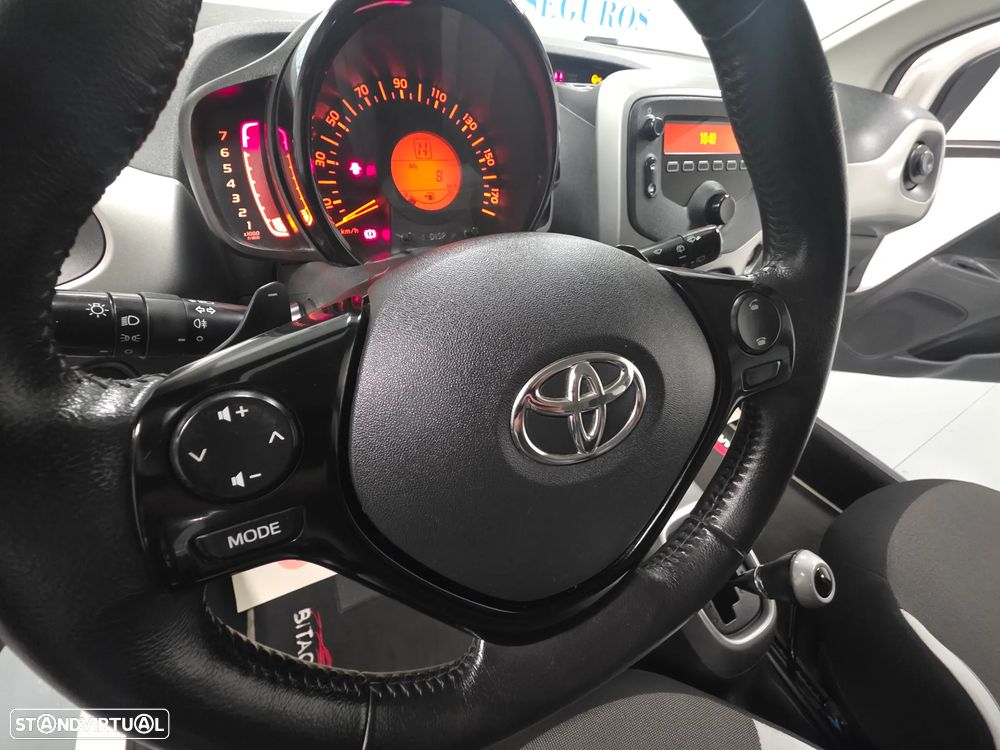 Toyota Aygo 1.0 X-Play Plus MM - 38