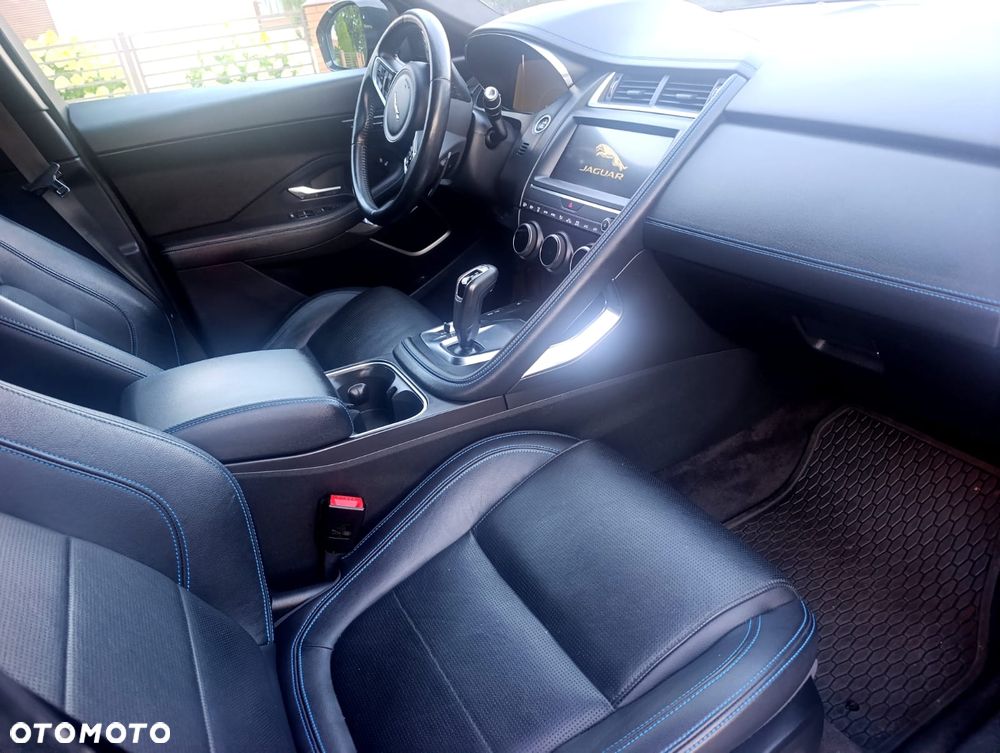 Jaguar E-Pace P250 AWD R-Dynamic - 13