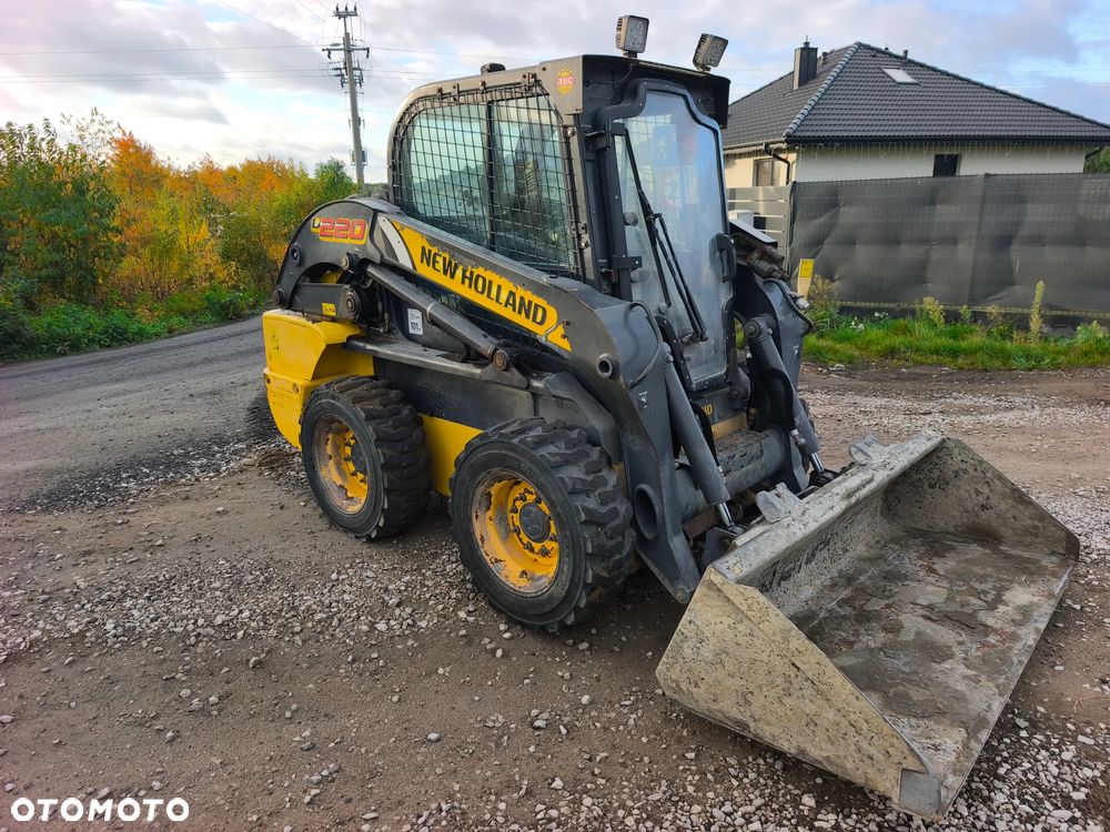 New Holland L220 - 4