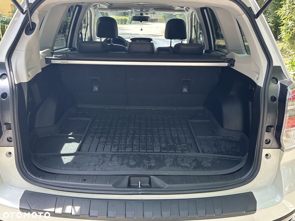 Subaru Forester 2.0 XT Platinum Lineartronic - 19