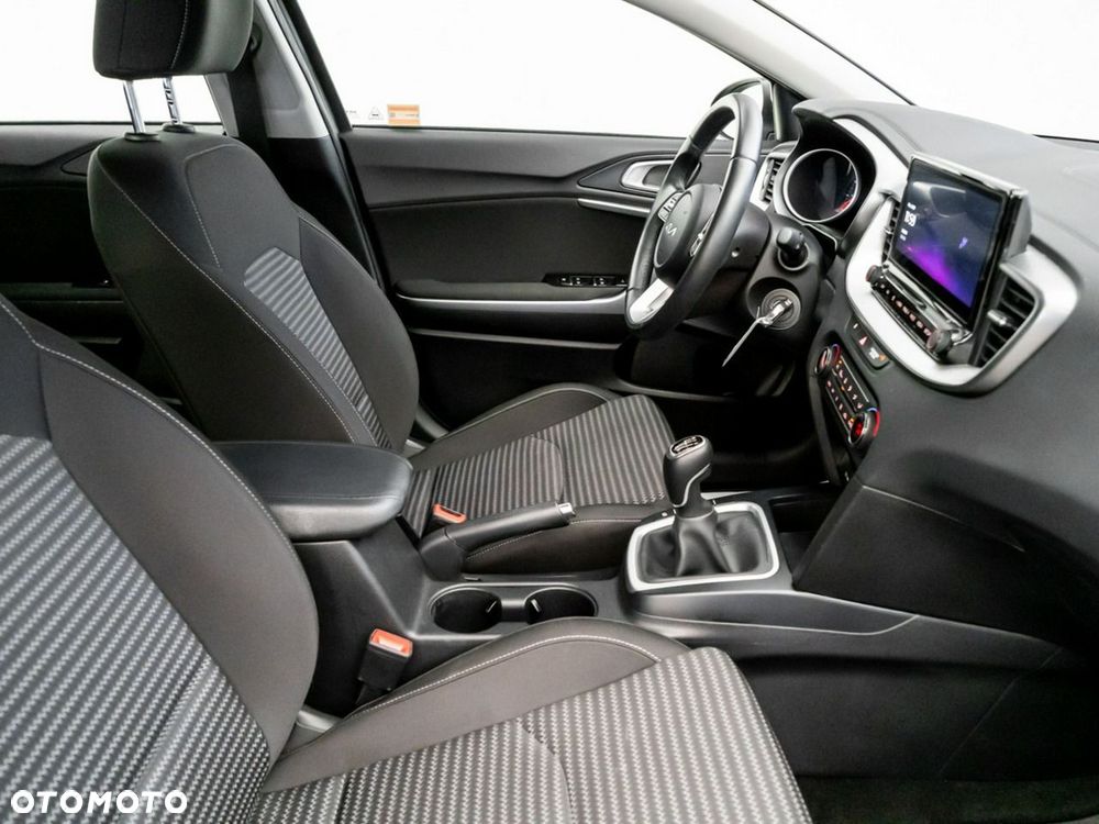 Kia Ceed 1.5 T-GDI M - 23