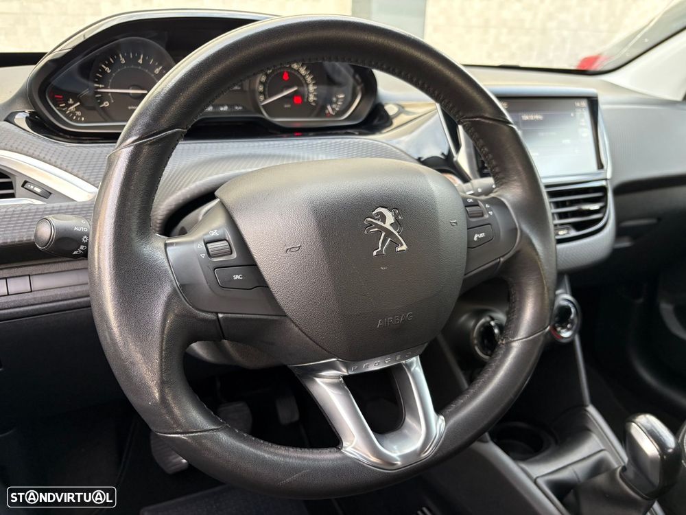 Peugeot 208 1.2 PureTech Style - 6