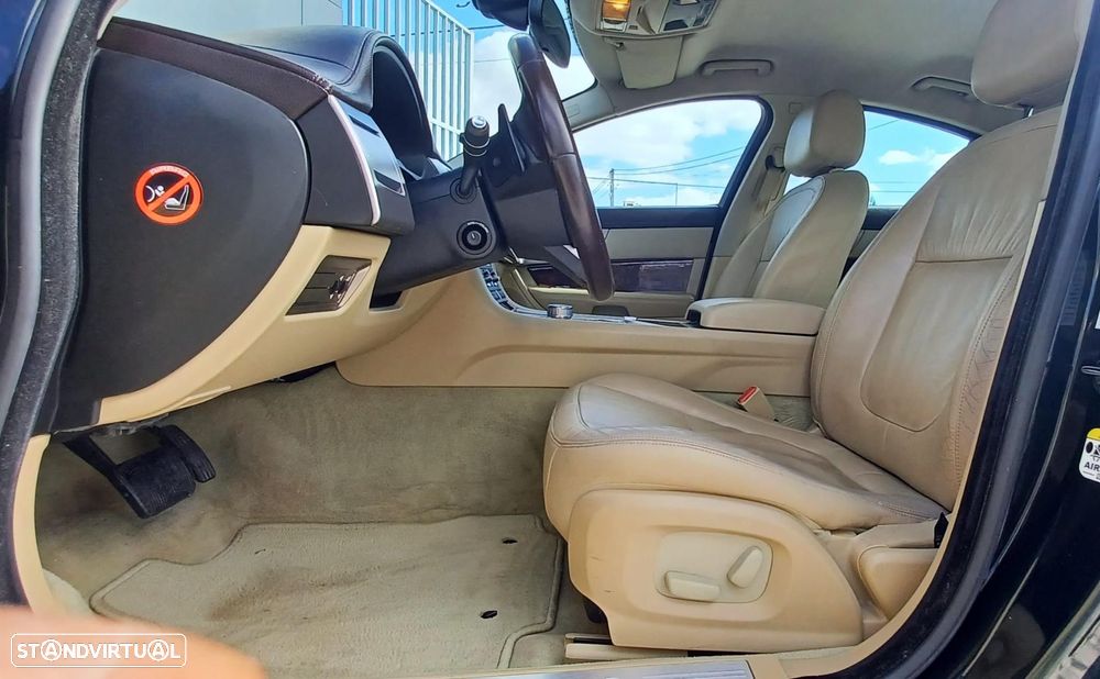 Jaguar XF 2.7 D V6 Premium Luxury - 10