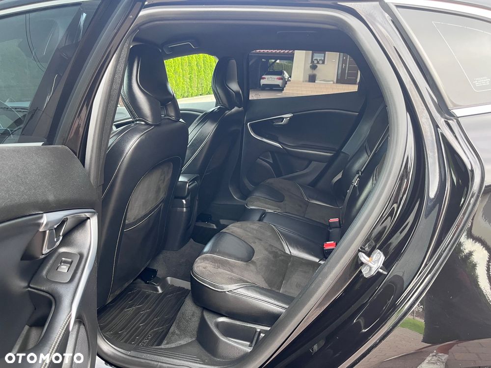 Volvo V40 D2 Drive-E R-Design Momentum - 19