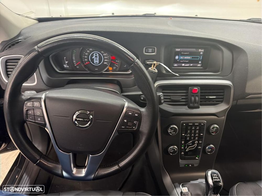 Volvo V40 2.0 D3 Momentum - 7