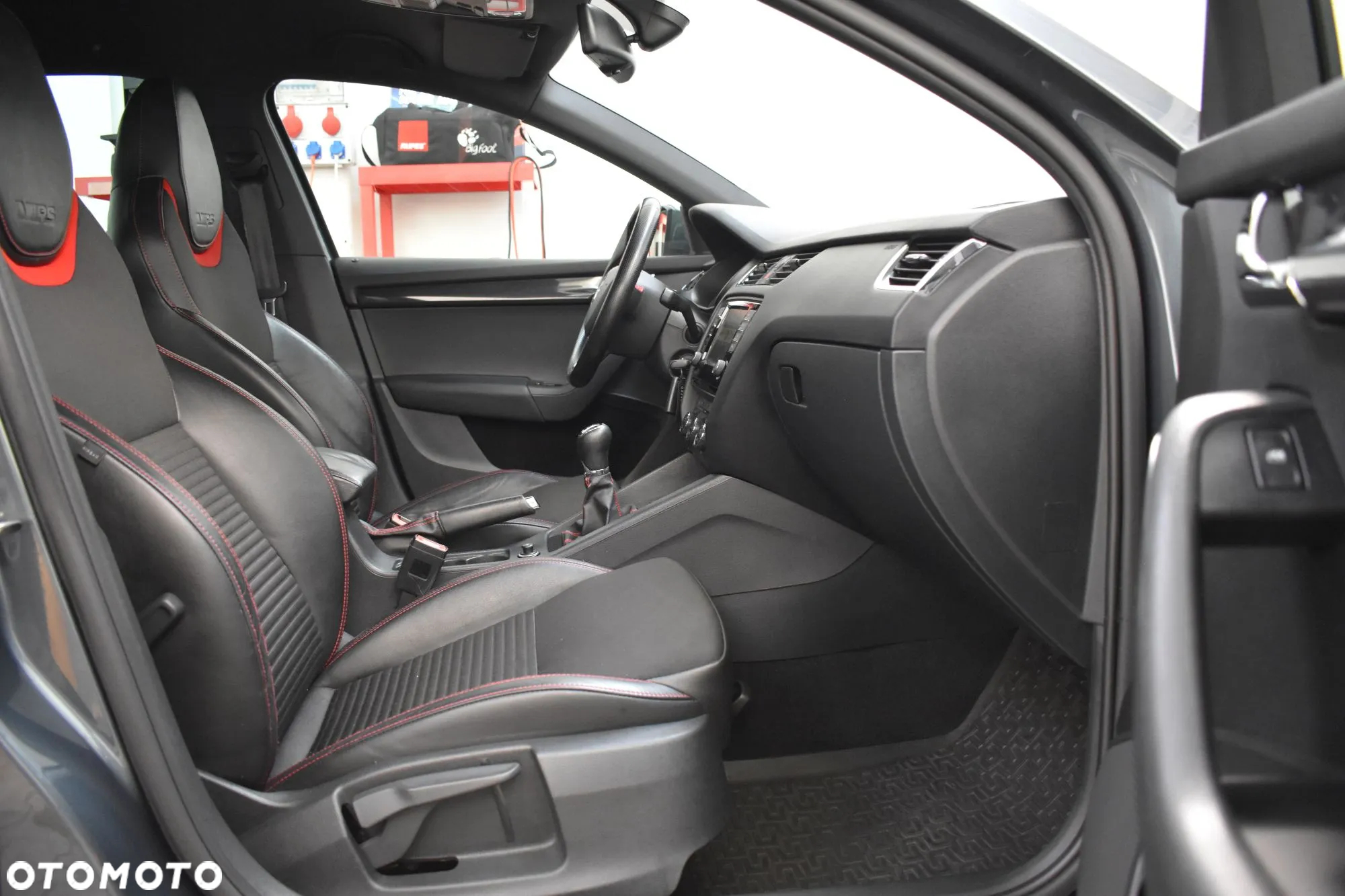 Skoda Octavia Combi 2.0 TSI (Green tec) RS - 23
