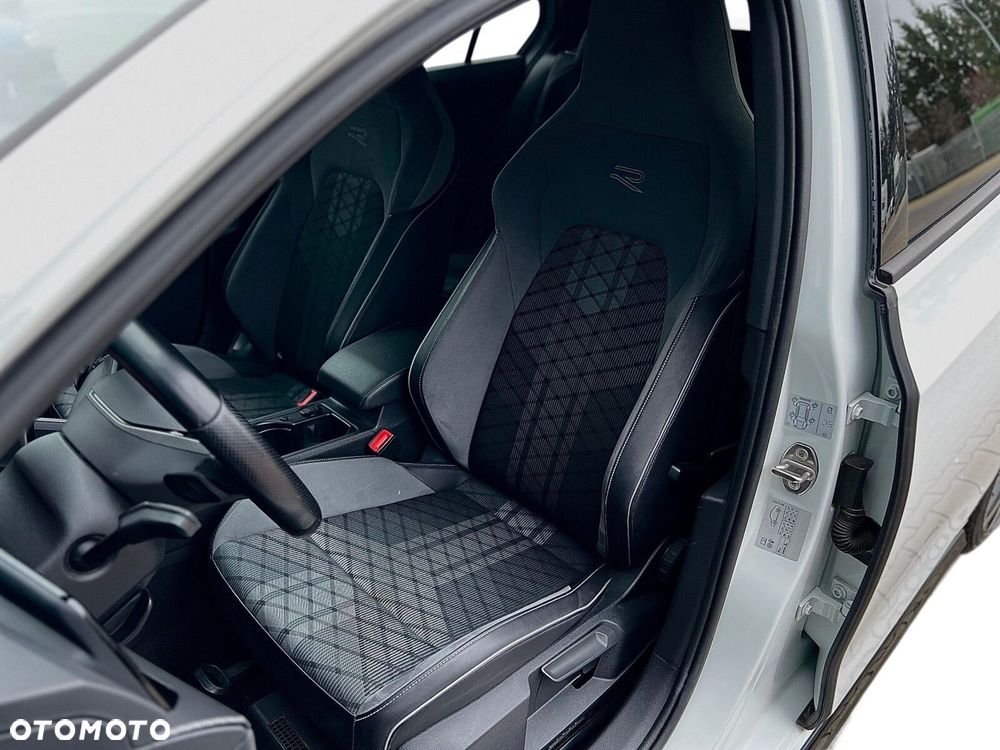 Volkswagen Golf - 16